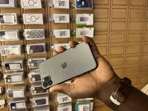 Photo - Apple iPhone 11 Pro Max 64 GB Black