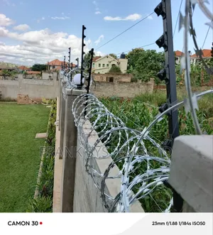 Electric Fence Voltage With Razorwire