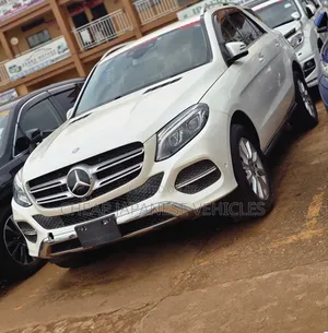Mercedes-Benz GLE-Class GLE 350d 4MATIC 2016 Pearl