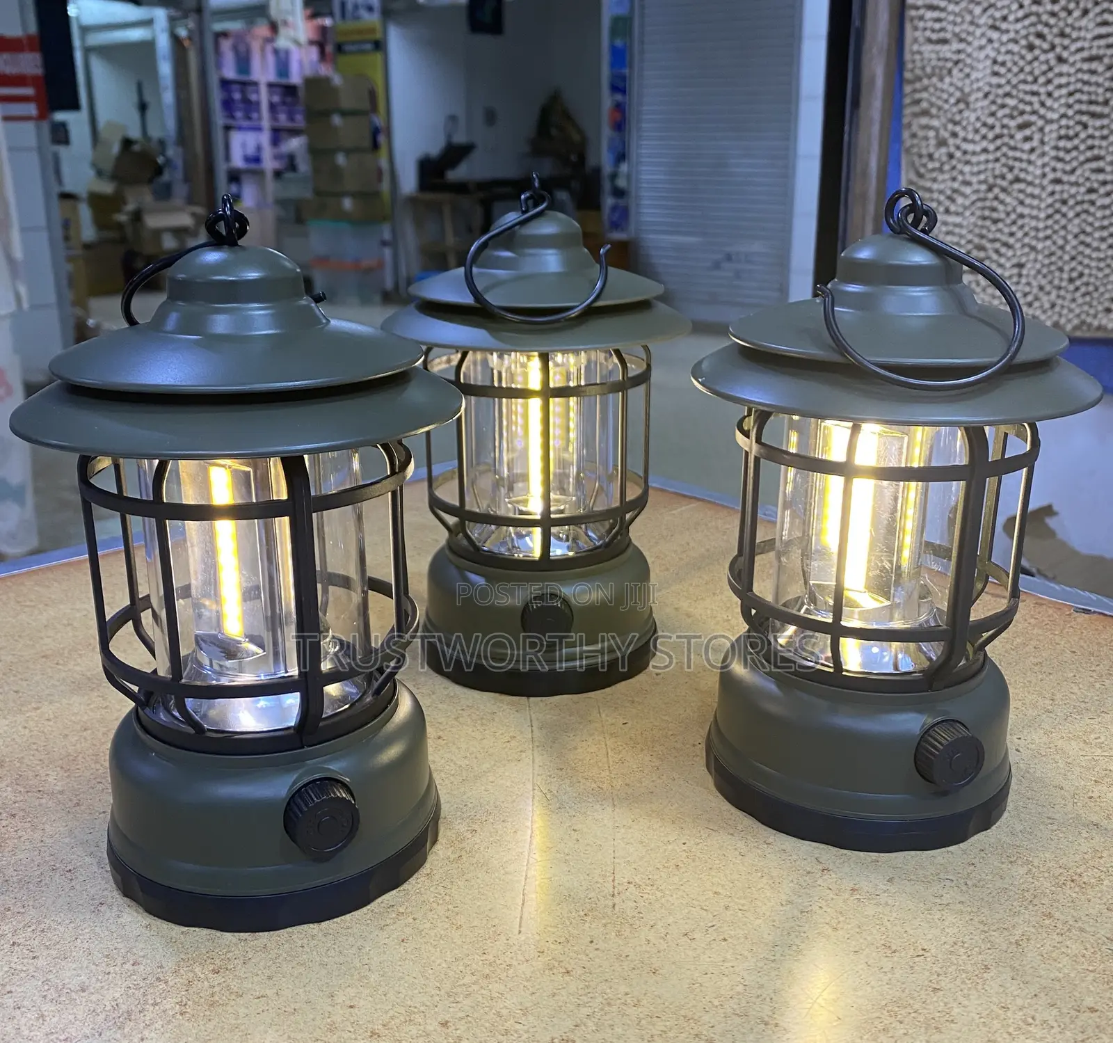 Hooked Camping Lamp - Rechargeable
