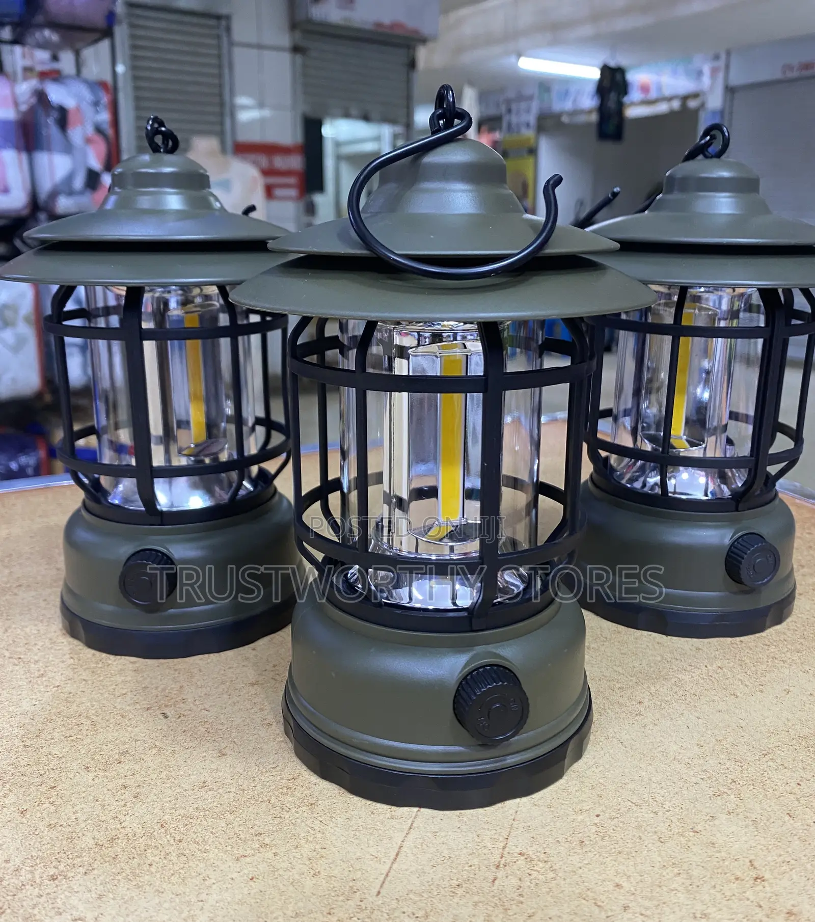 Hooked Camping Lamp - Rechargeable