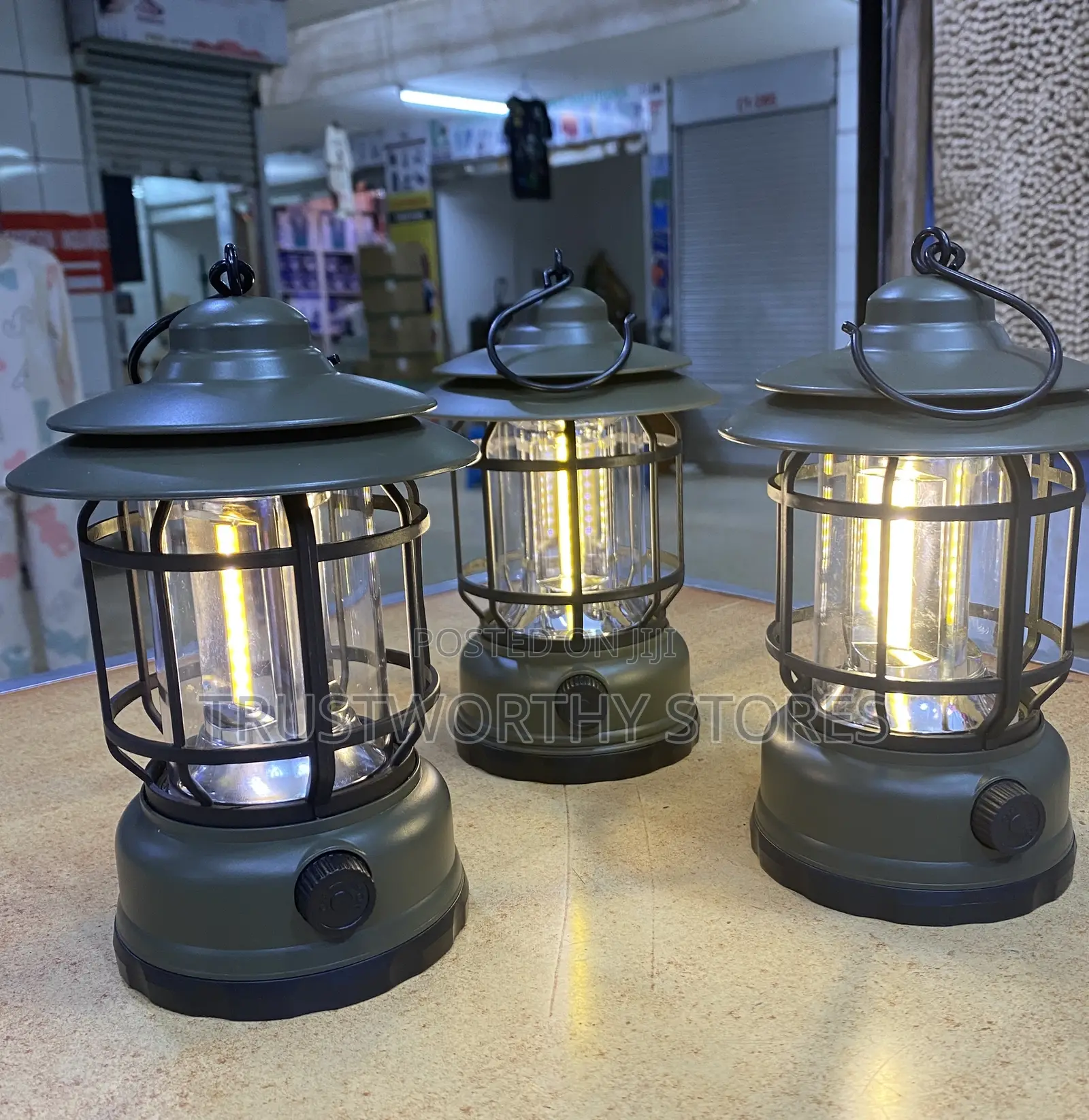 Hooked Camping Lamp - Rechargeable