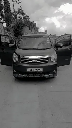 Toyota Noah Brand Hire Self Drive /Rental Special Cars 6bcc
