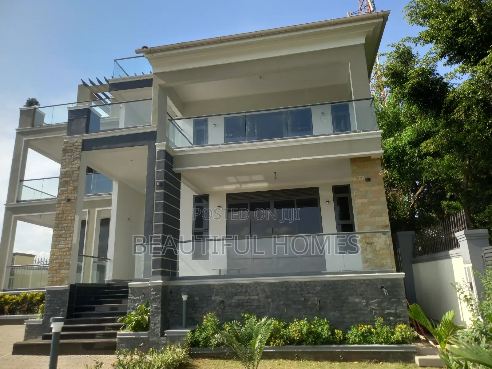Furnished 7bdrm Mansion in Kyanja, Nakawa for sale