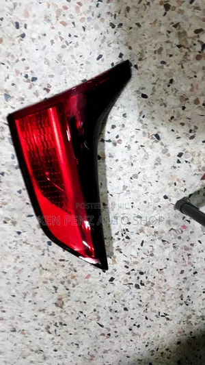 Reflector for Corolla Fielder Hybrid 2017