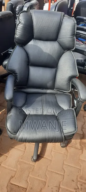 Photo - Bigger Office Chair