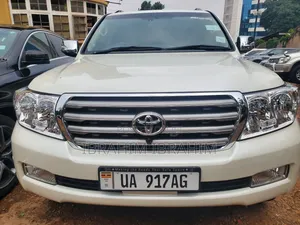 Toyota Land Cruiser 2010 White