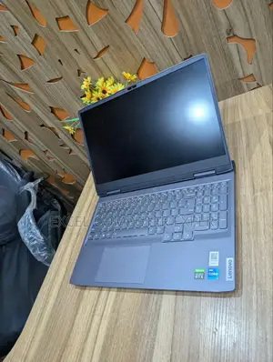 New Laptop Lenovo LOQ 15ARP9 16GB AMD Ryzen 7 SSD 512GB