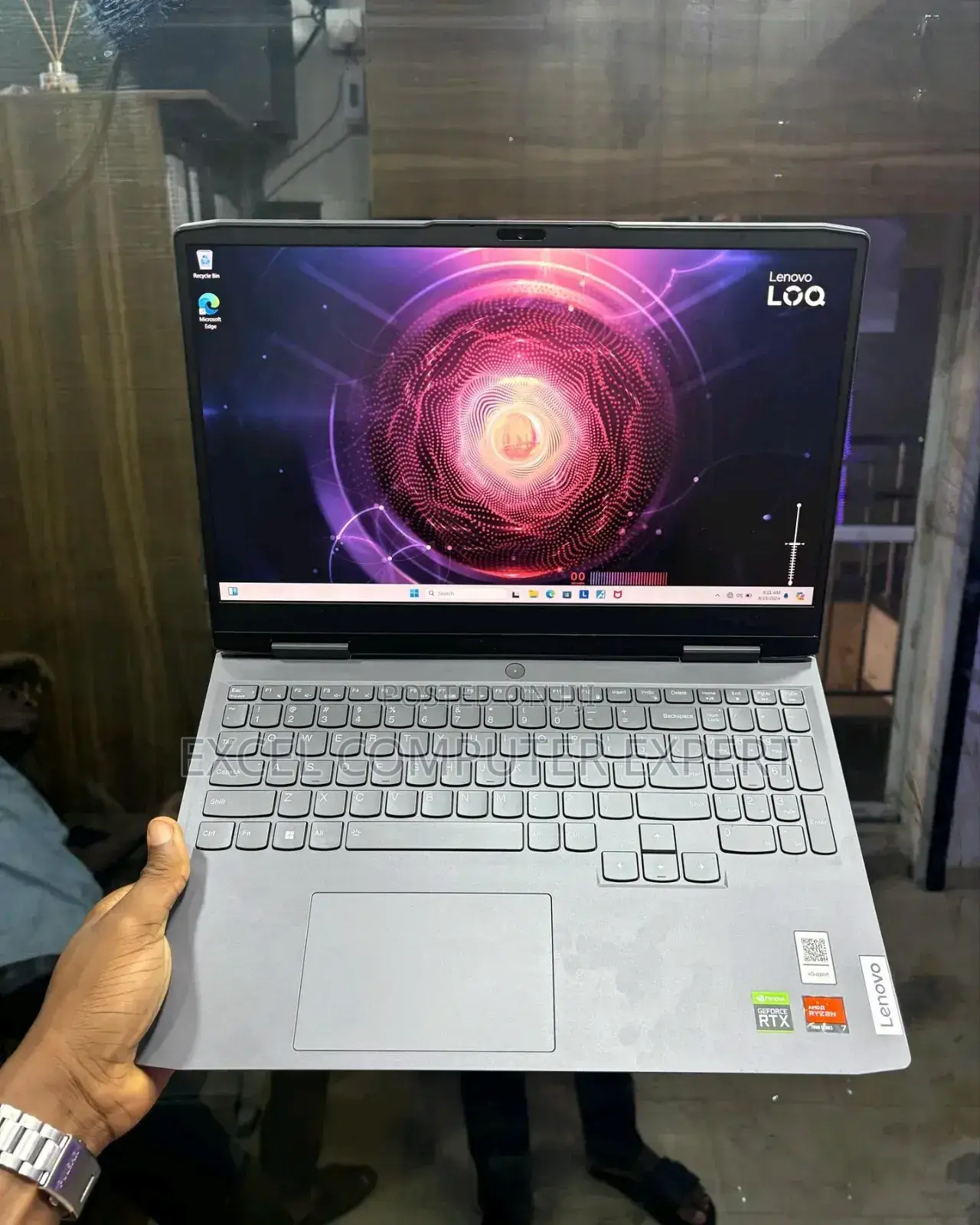 New Laptop Lenovo LOQ 15ARP9 16GB AMD Ryzen 7 SSD 512GB