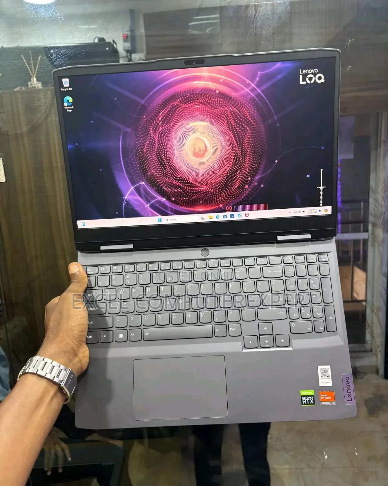 New Laptop Lenovo LOQ 15ARP9 16GB AMD Ryzen 7 SSD 512GB
