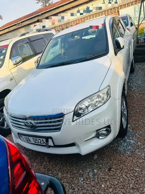 Toyota Vanguard 2011 White