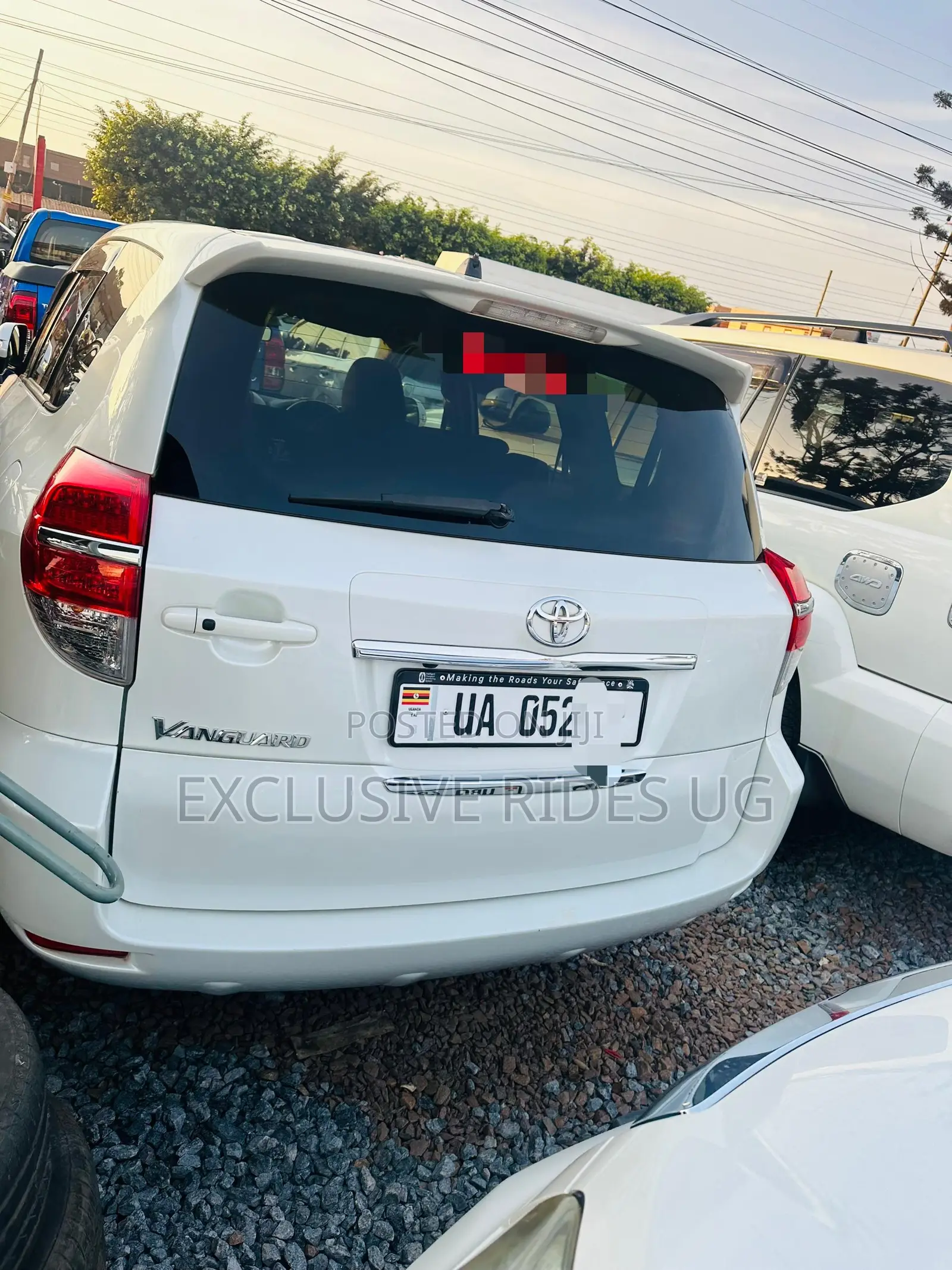 Toyota Vanguard 2011 White
