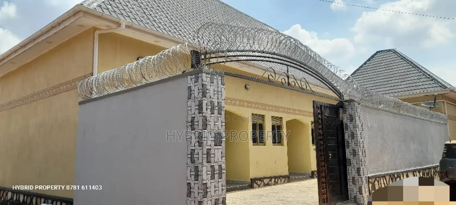 8bdrm Apartment in Namungoona Along, Rubaga for sale
