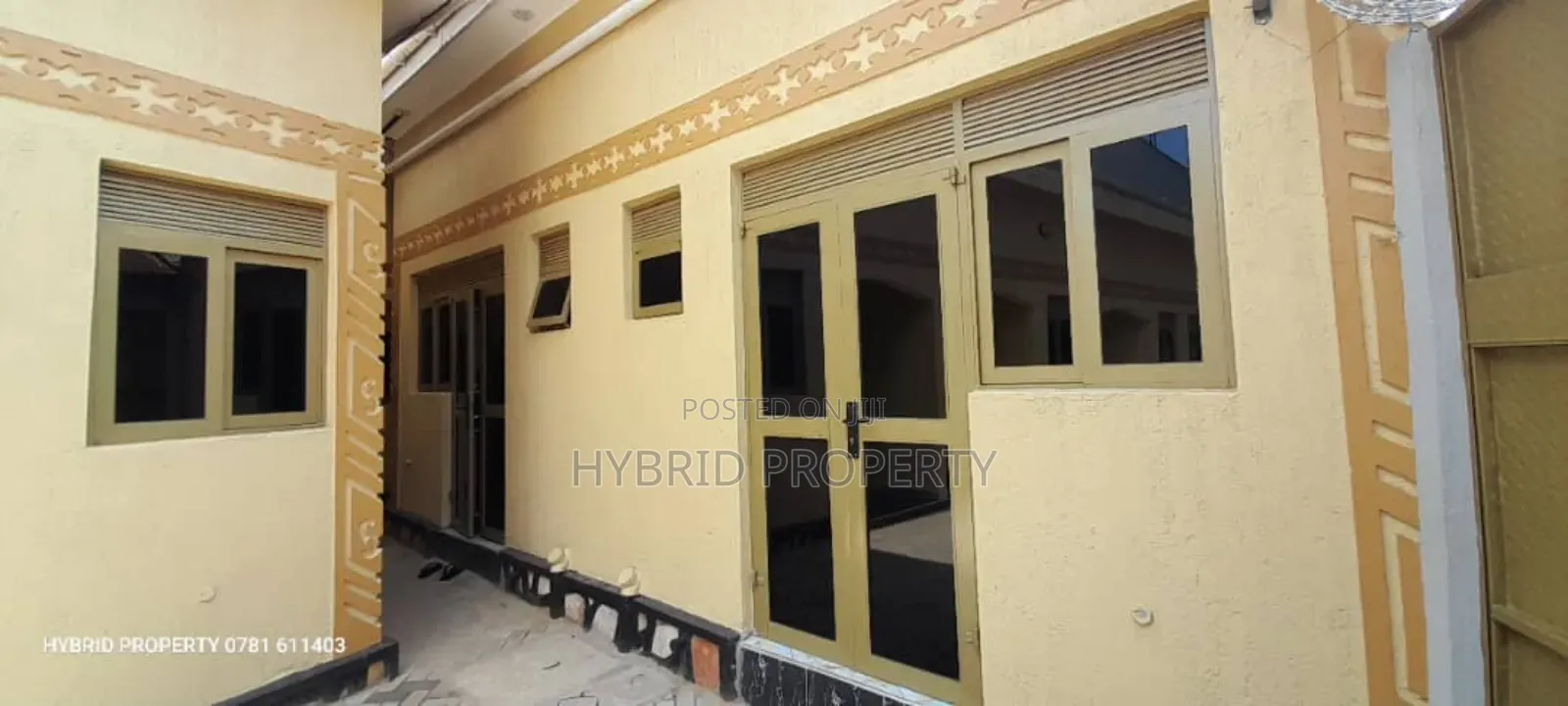 8bdrm Apartment in Namungoona Along, Rubaga for sale