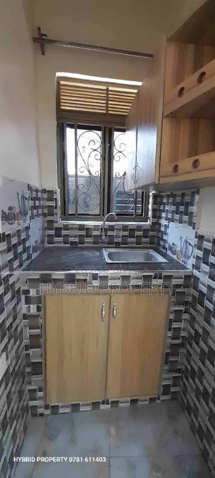 8bdrm Apartment in Namungoona Along, Rubaga for sale
