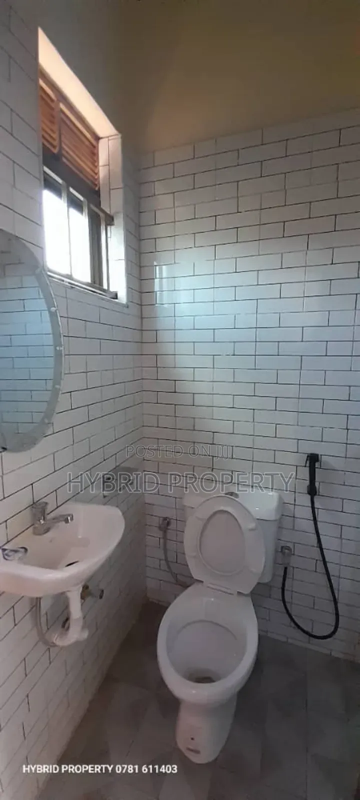 8bdrm Apartment in Namungoona Along, Rubaga for sale