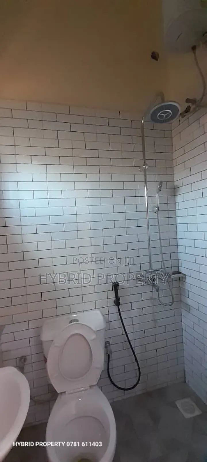8bdrm Apartment in Namungoona Along, Rubaga for sale