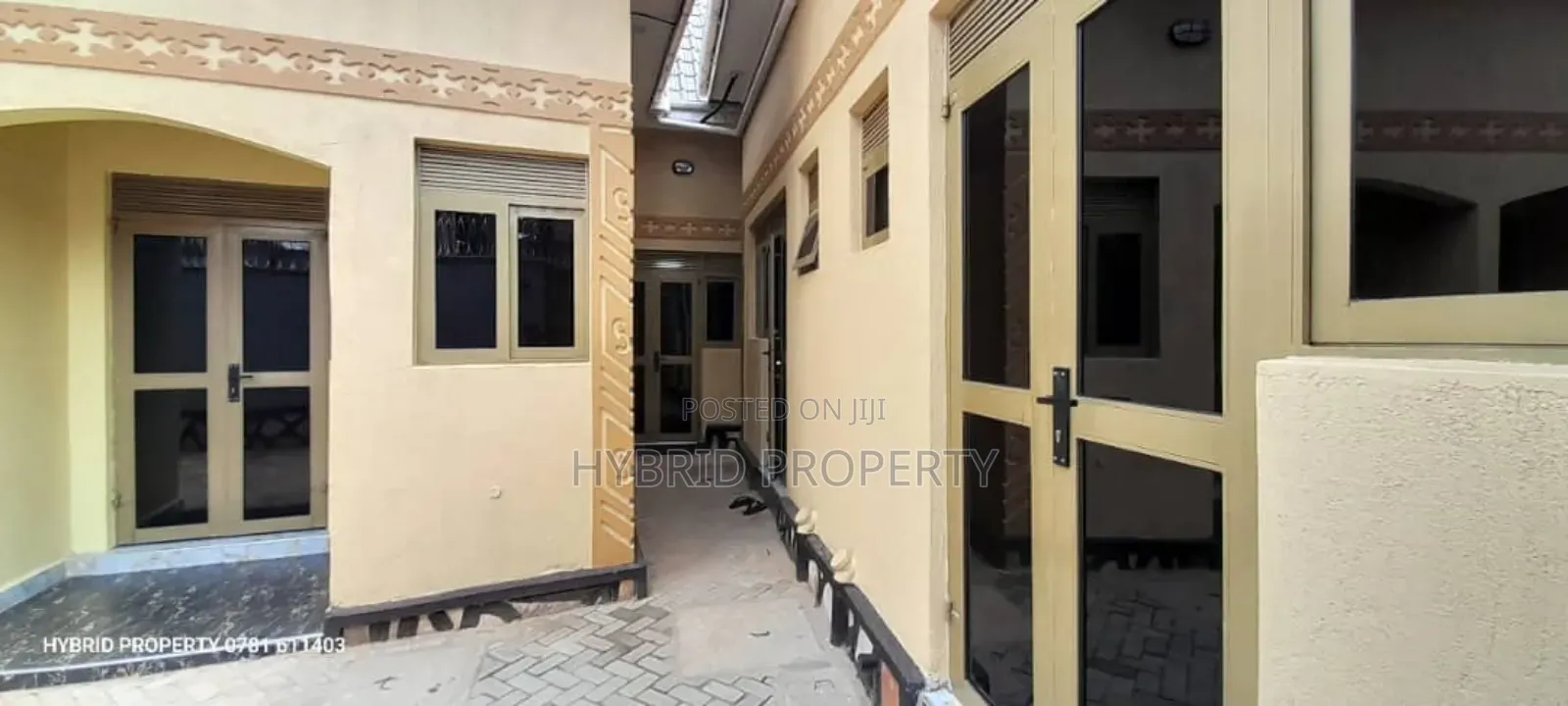 8bdrm Apartment in Namungoona Along, Rubaga for sale