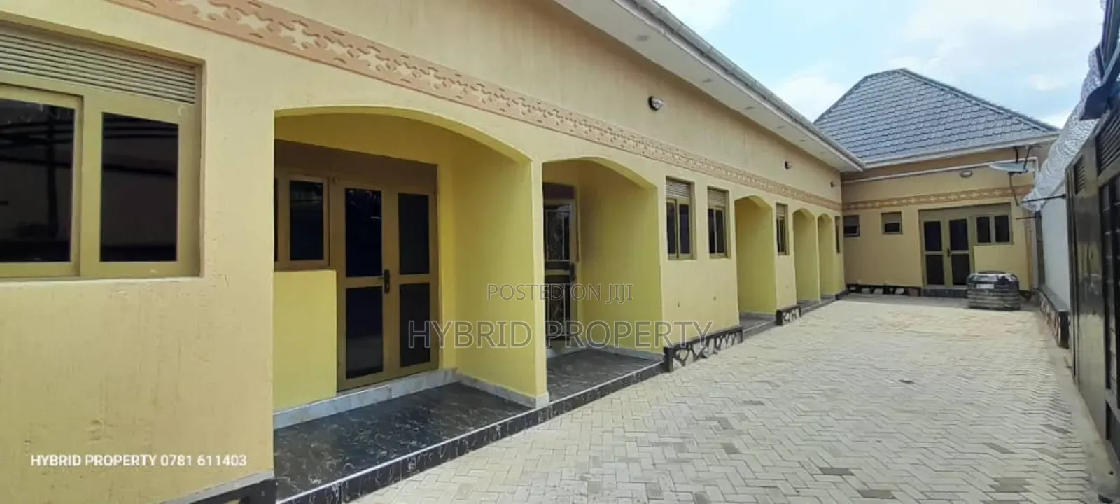 8bdrm Apartment in Namungoona Along, Rubaga for sale
