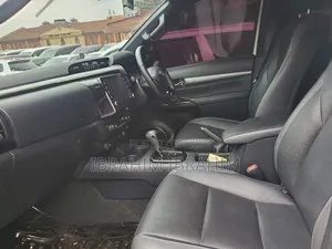 Toyota Hilux 2020 White