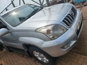 Photo - Toyota Land Cruiser Prado 2007 Silver