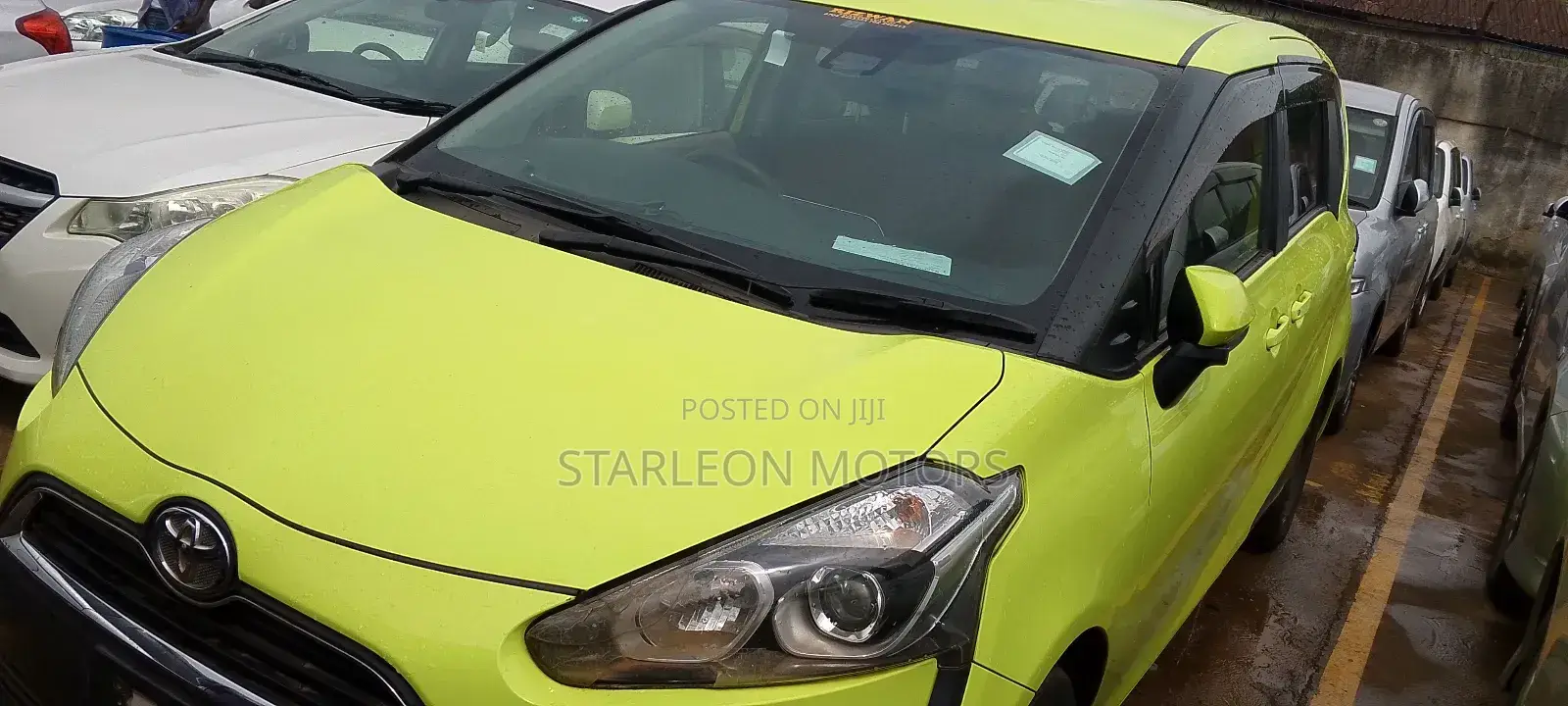 Toyota Sienta 1.5 Hybrid FWD 2015 Green