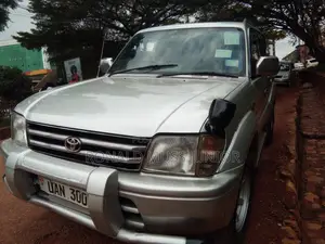 Photo - Toyota Land Cruiser Prado 1998 Silver