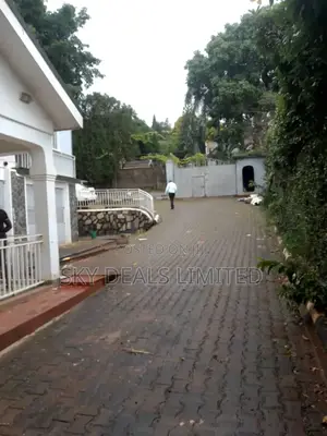 5bdrm Duplex in Naguru, Nakawa for rent