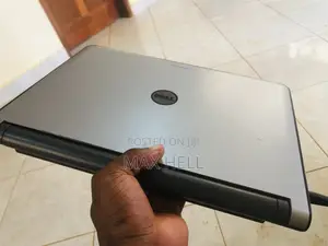 Photo - Laptop Dell Latitude 13 3340 8GB Intel Celeron HDD 700GB