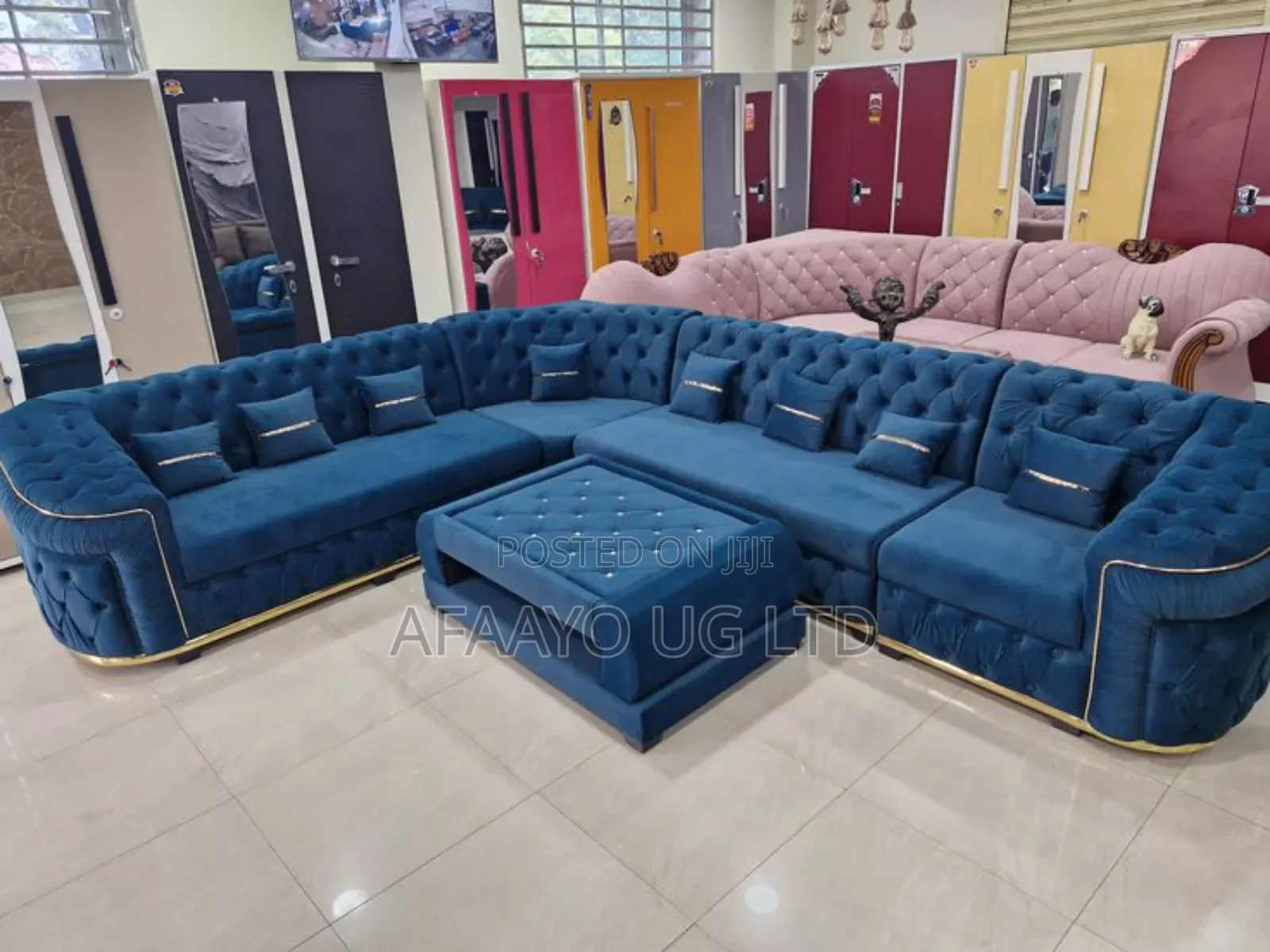 Corned Sofa Set