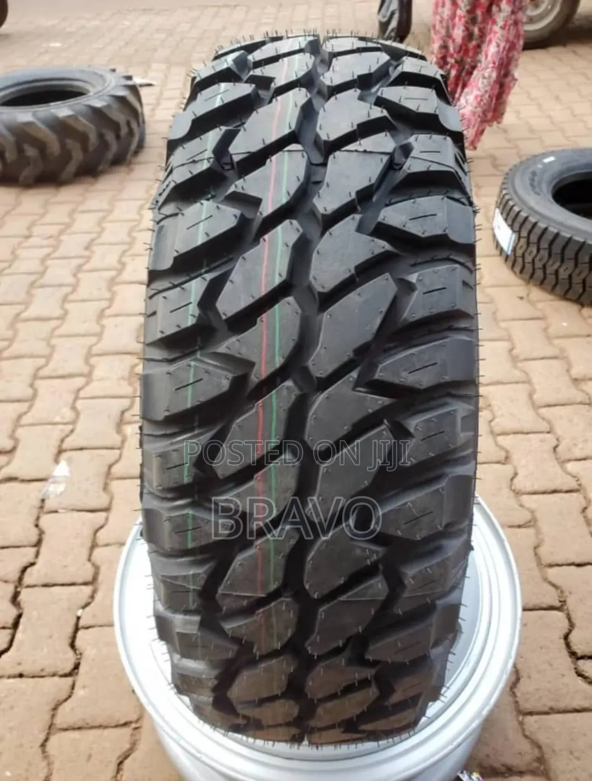 265/70r17 Onyx Mudterrian.
