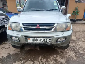 Photo - Mitsubishi Pajero 2005 Silver
