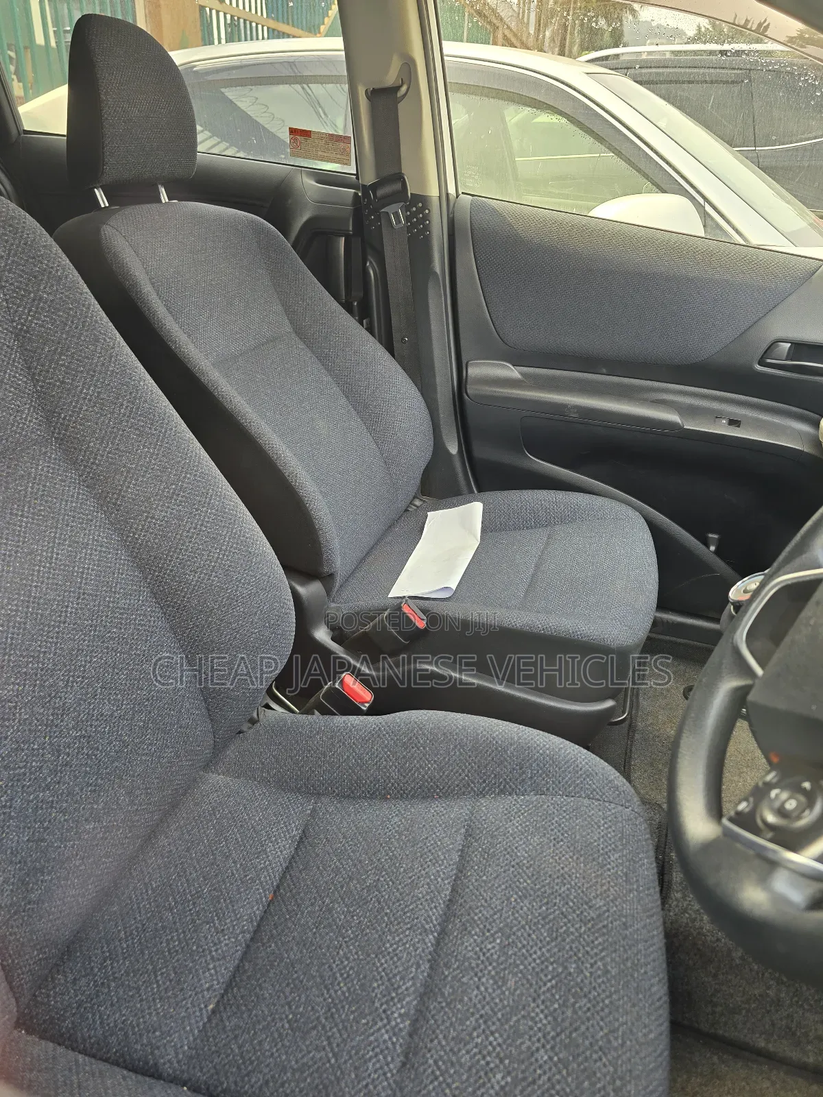 Toyota Sienta 1.5 FWD 2016 Silver