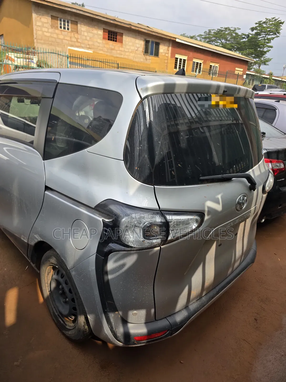 Toyota Sienta 1.5 FWD 2016 Silver