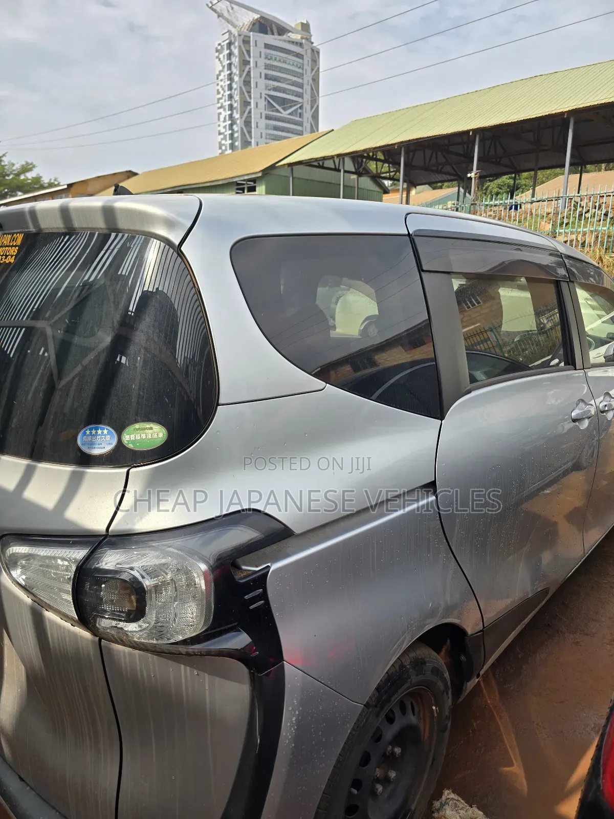 Toyota Sienta 1.5 FWD 2016 Silver