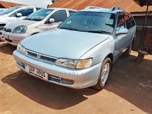 Photo - Toyota Corolla 2001 Silver