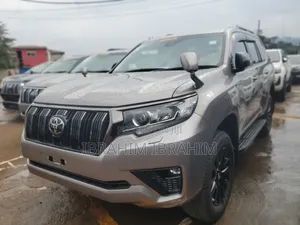 Toyota Land Cruiser Prado 2022 Silver