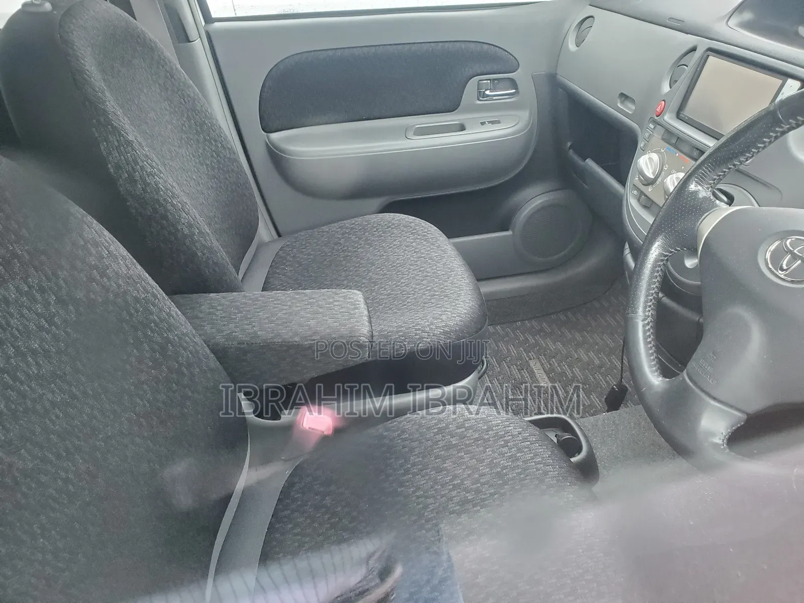 Toyota Sienta 2011 White