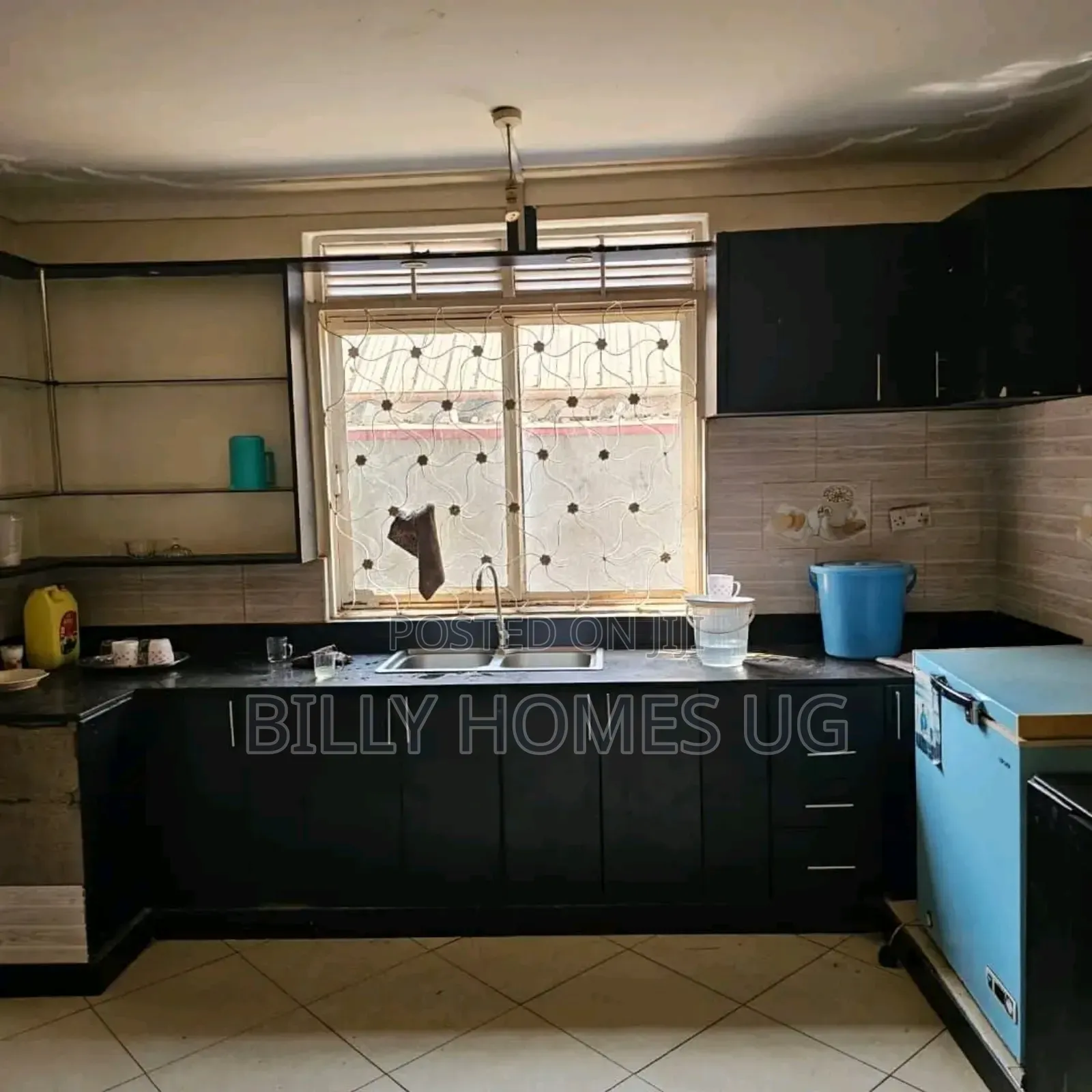 4bdrm Villa in Makindye for sale