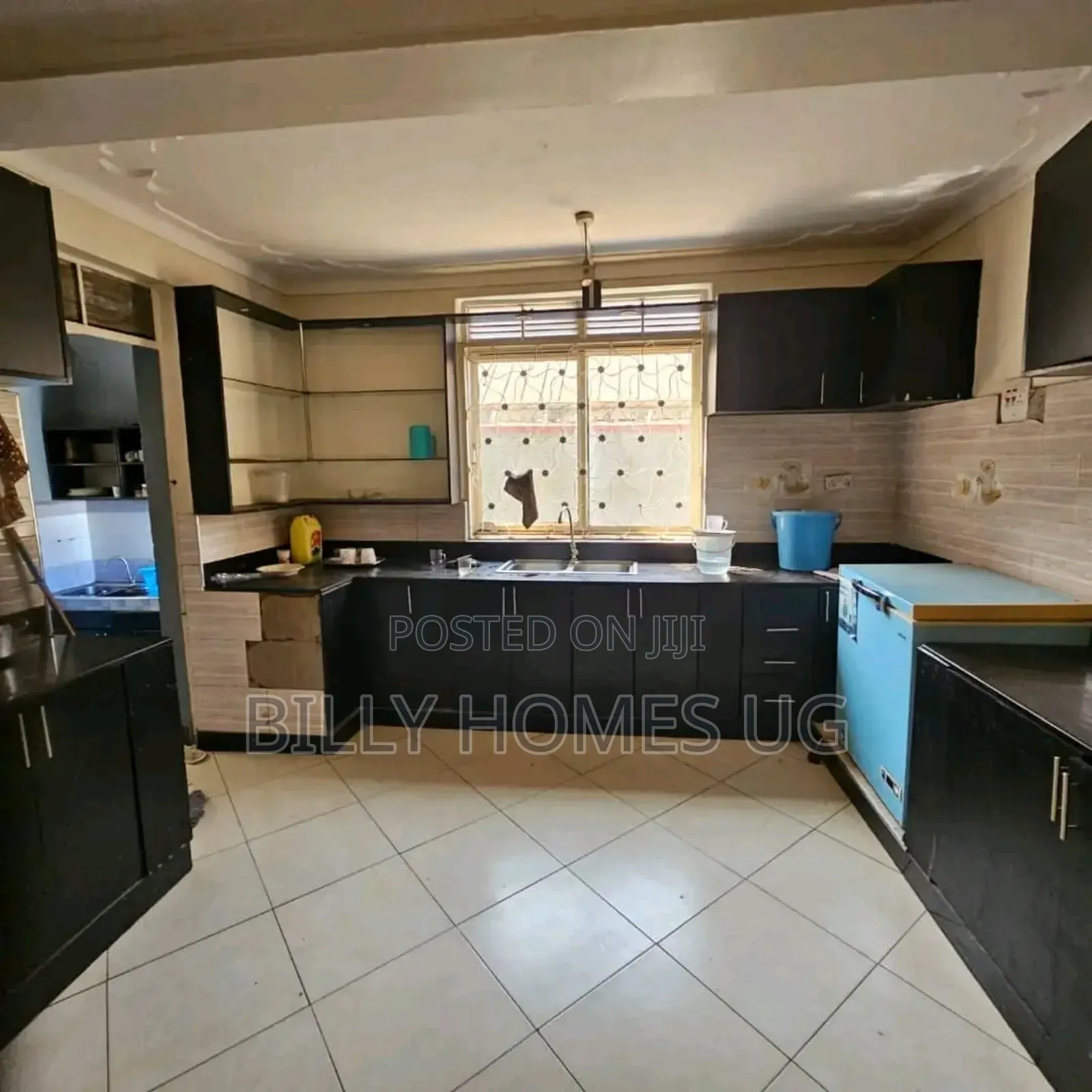 4bdrm Villa in Makindye for sale