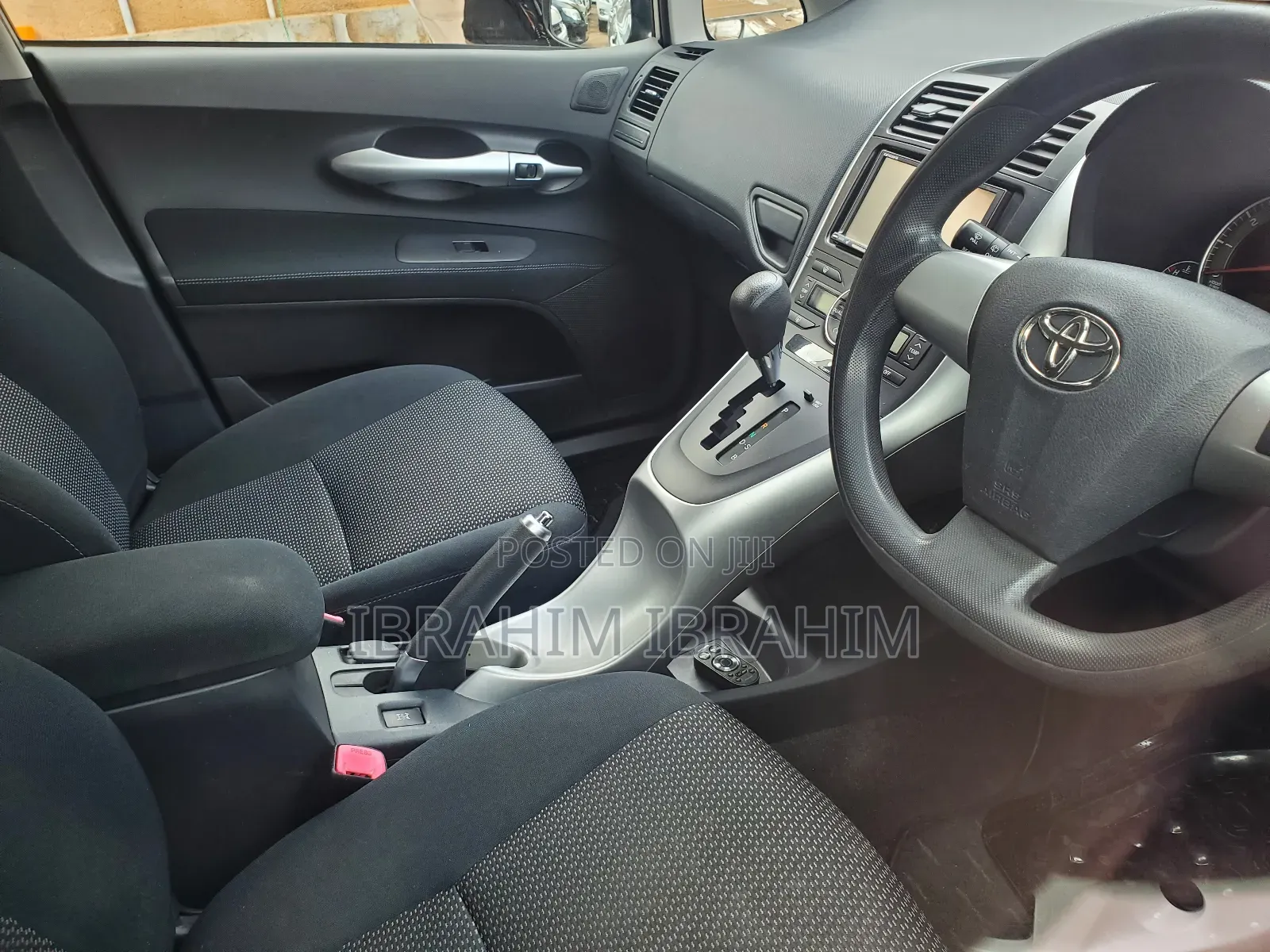 Toyota Auris 2010 Silver