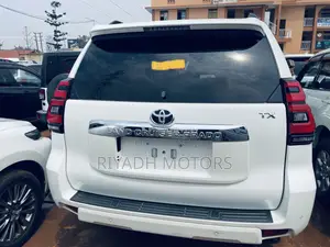 Toyota Land Cruiser Prado 2.8 2017 White