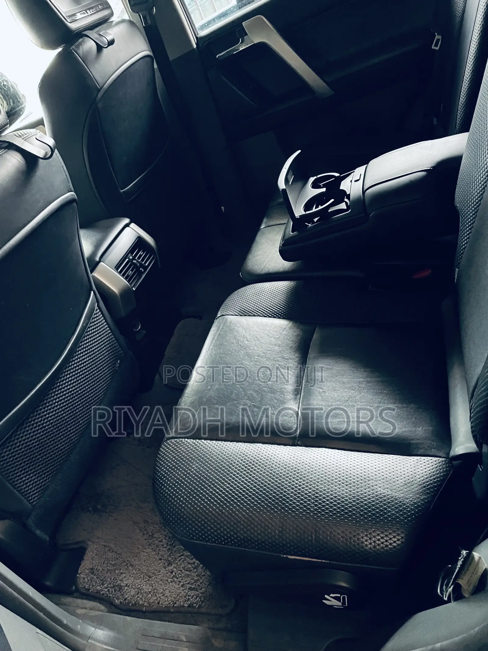 Toyota Land Cruiser Prado 2.7 i 2011 Black