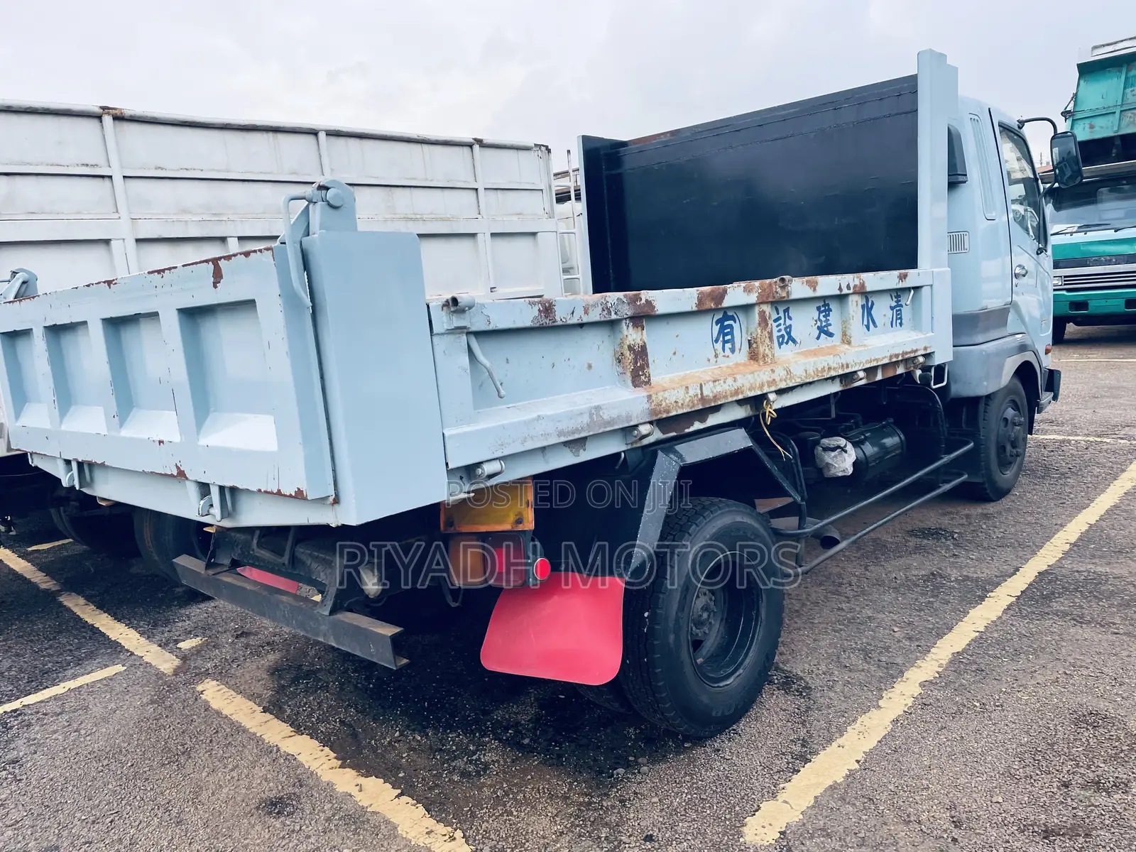 Fuso Tipper Blue Color