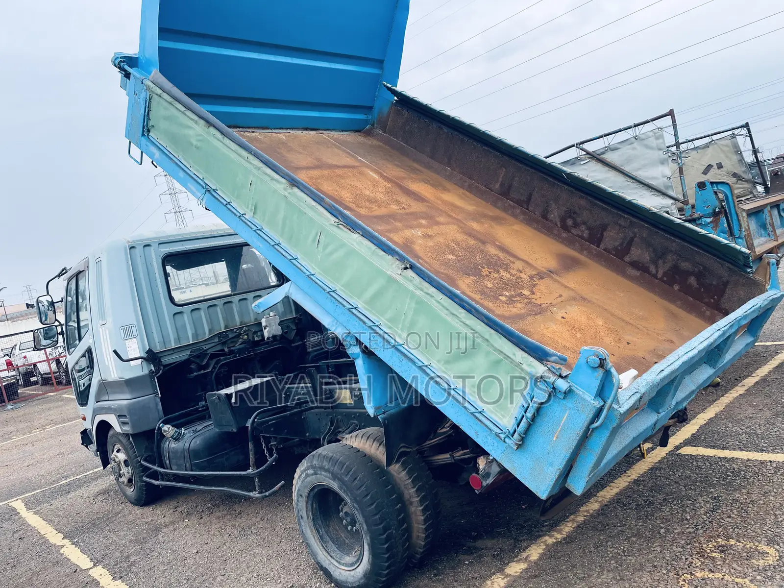 Mitsubishi Fuso Dumper 1994 White