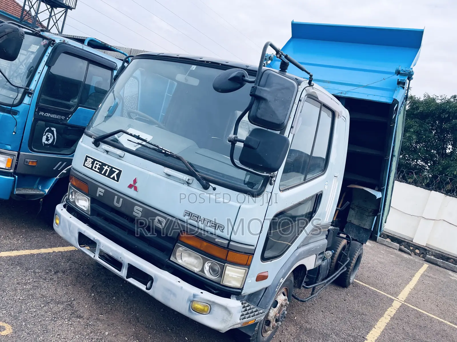 Mitsubishi Fuso Dumper 1994 White
