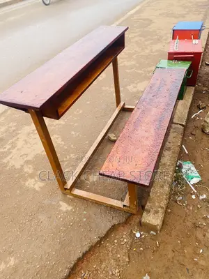 Photo - Classic/School Desk / Metal :Wood