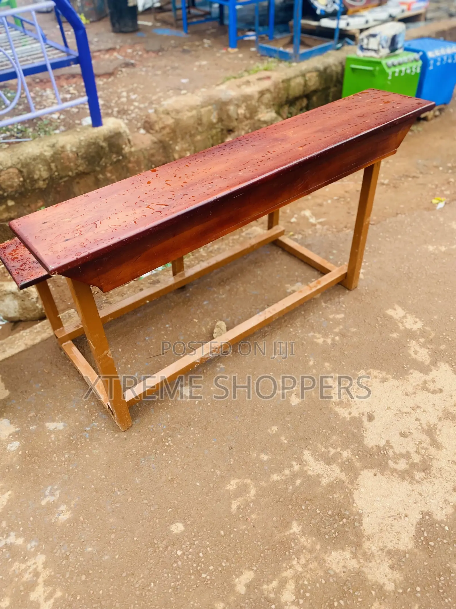 Classic/School Desk / Metal :Wood