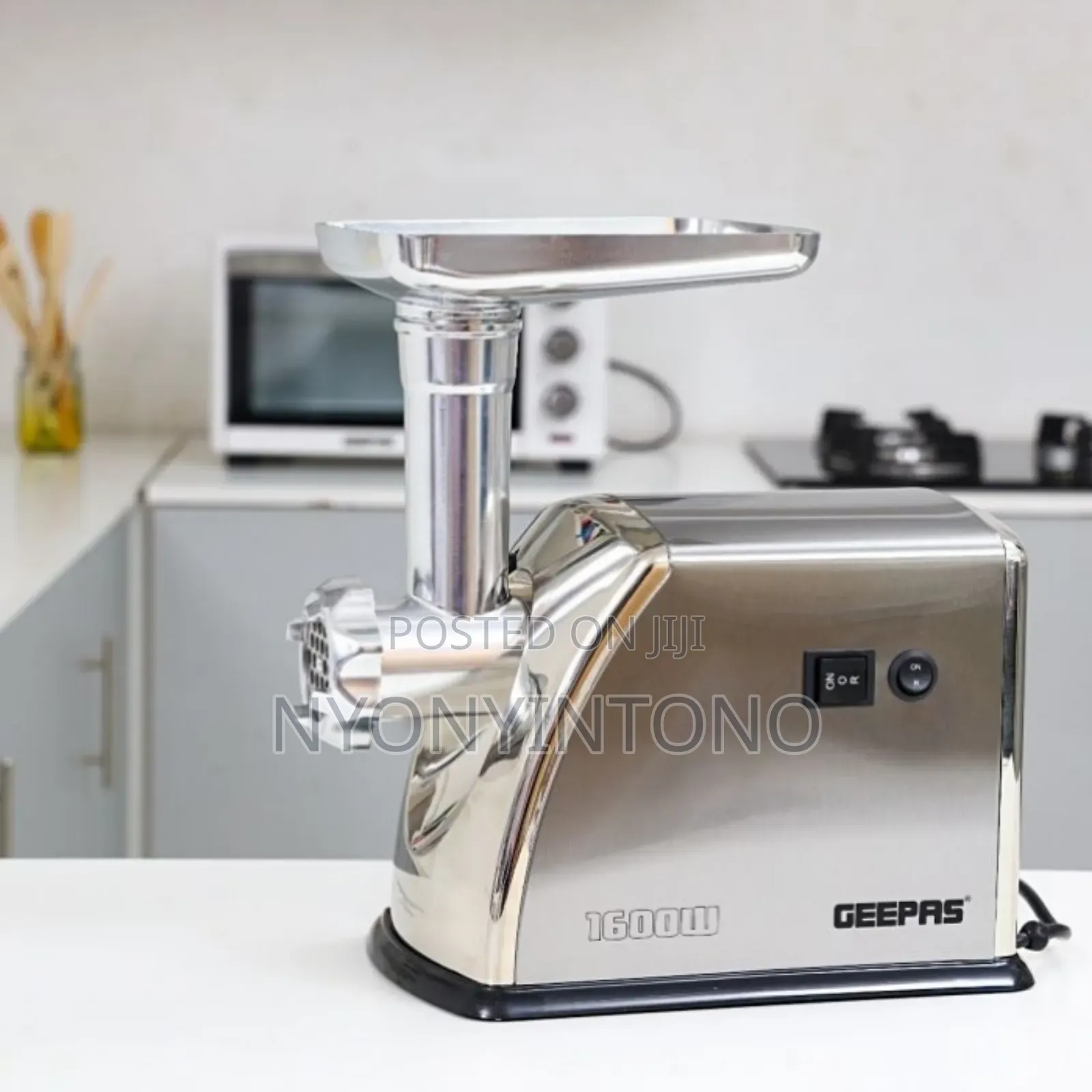 Geepas Best-Quality Electric Meat Mincer GMG-1909
