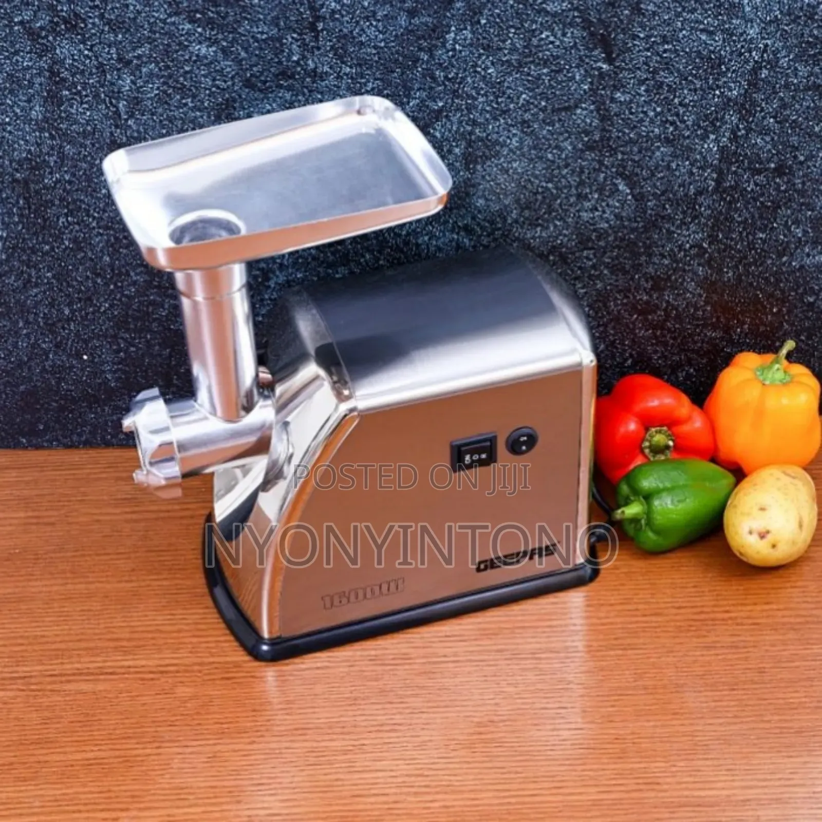 Geepas Best-Quality Electric Meat Mincer GMG-1909